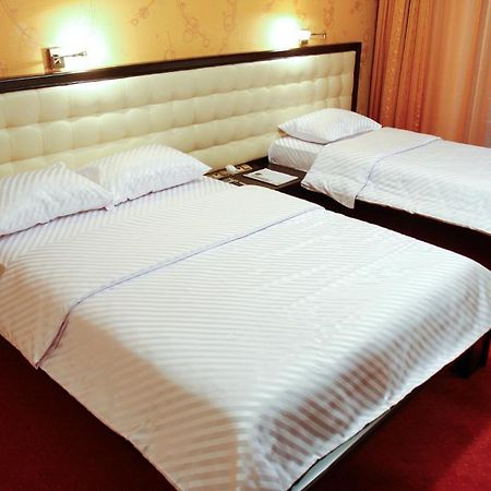 Hotel Anna Junior Târgu Jiu Habitación foto