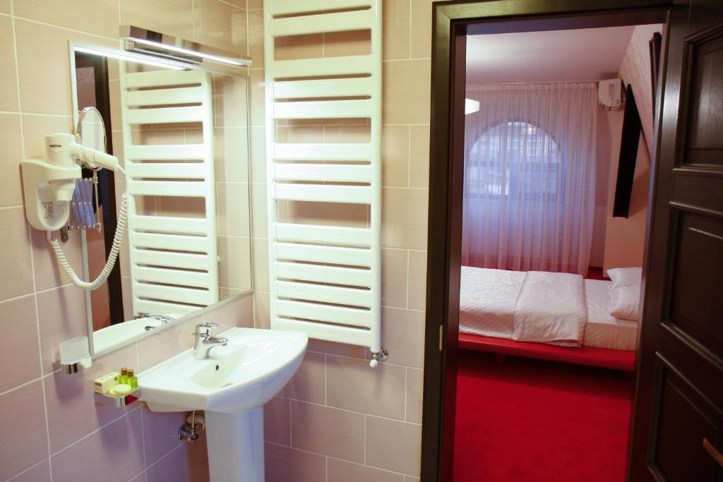 Hotel Anna Junior Târgu Jiu Habitación foto
